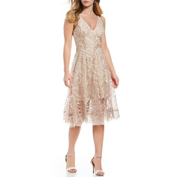 New! XSCAPE Women's Floral Embroidered Fit & Flare Dress Size 10 Color Blush - Picture 3 of 8